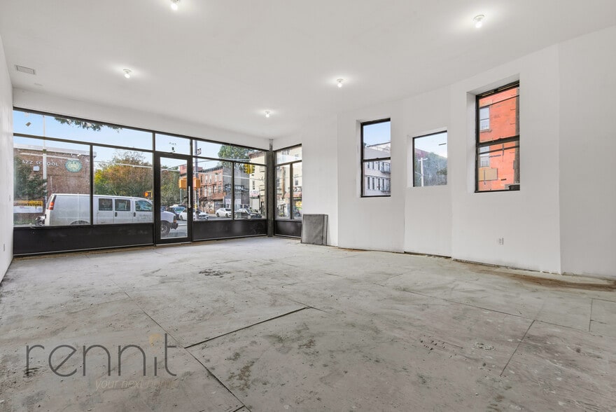 265 Malcolm X Blvd, Brooklyn, NY for lease - Interior Photo - Image 1 of 15