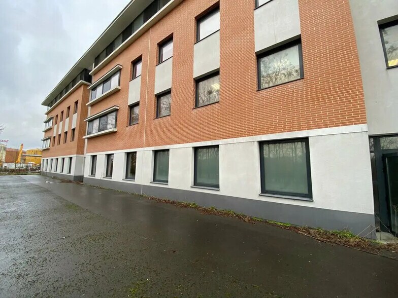 Office in Reims for lease - Building Photo - Image 3 of 5