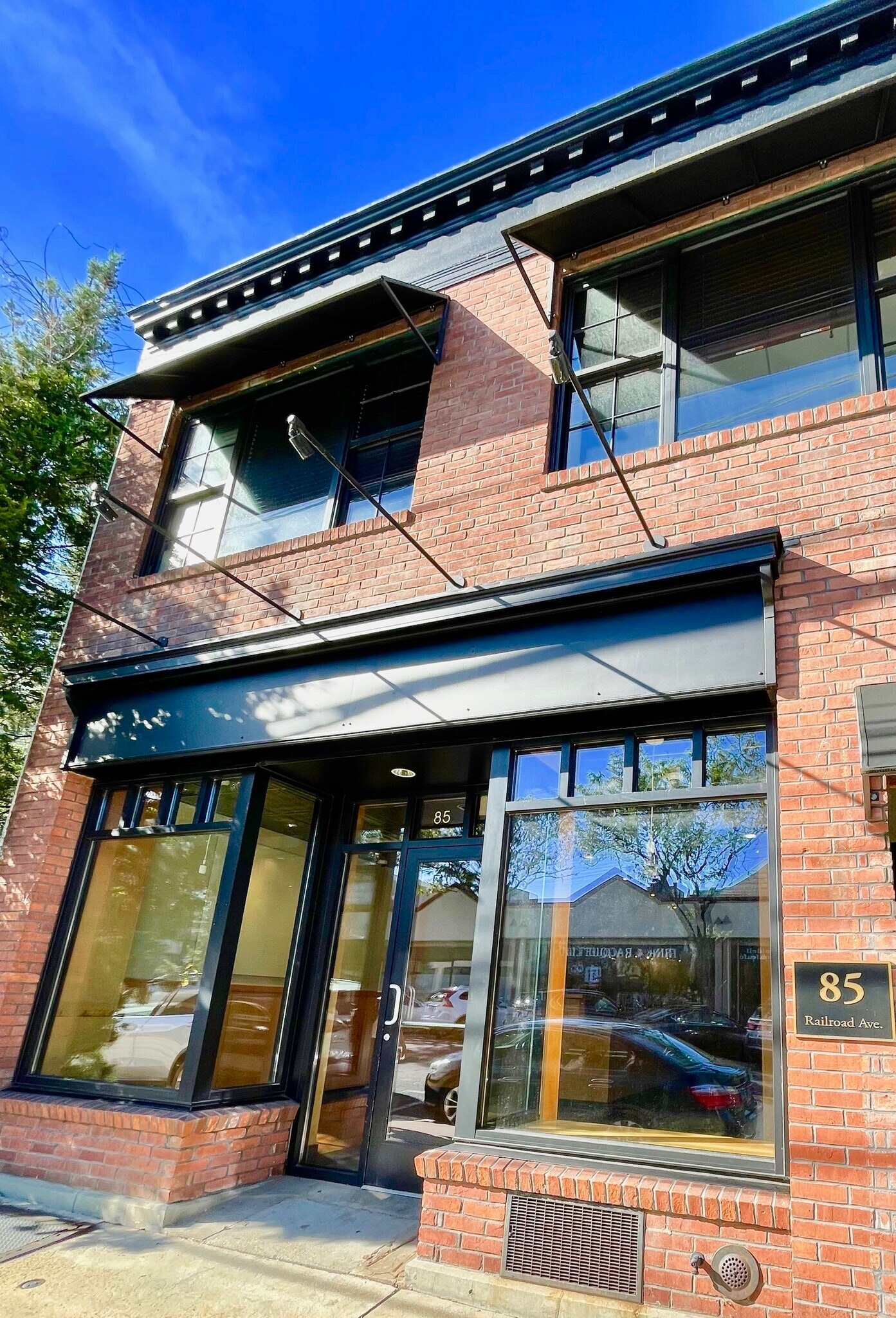 85 Railroad Ave, Greenwich, CT for lease Building Photo- Image 1 of 3