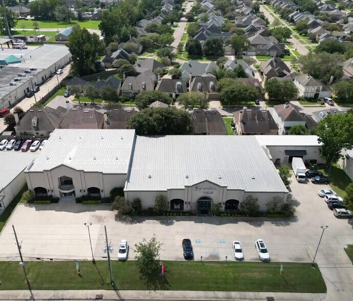 12550 Perkins Rd, Baton Rouge, LA for lease - Building Photo - Image 2 of 3