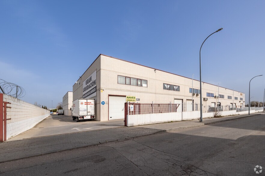 Industrial in Coslada, Madrid for lease - Primary Photo - Image 1 of 3