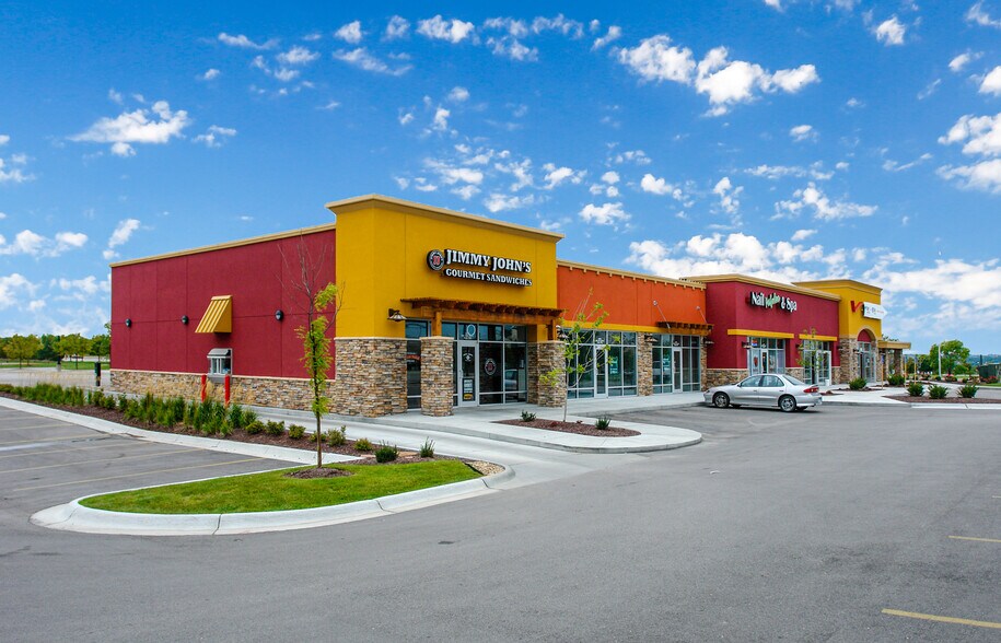 3309 Oak View Dr, Omaha, NE for lease - Primary Photo - Image 1 of 8