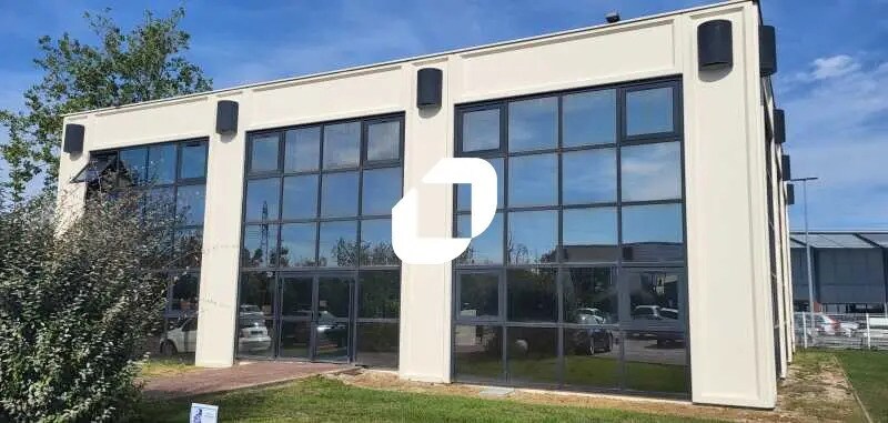 Office in Mérignac for lease Building Photo- Image 1 of 11