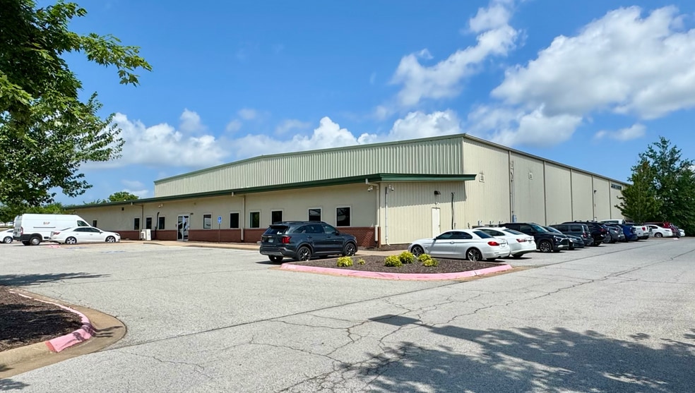 2501 SE Otis Corley Dr, Bentonville, AR for lease - Primary Photo - Image 1 of 12