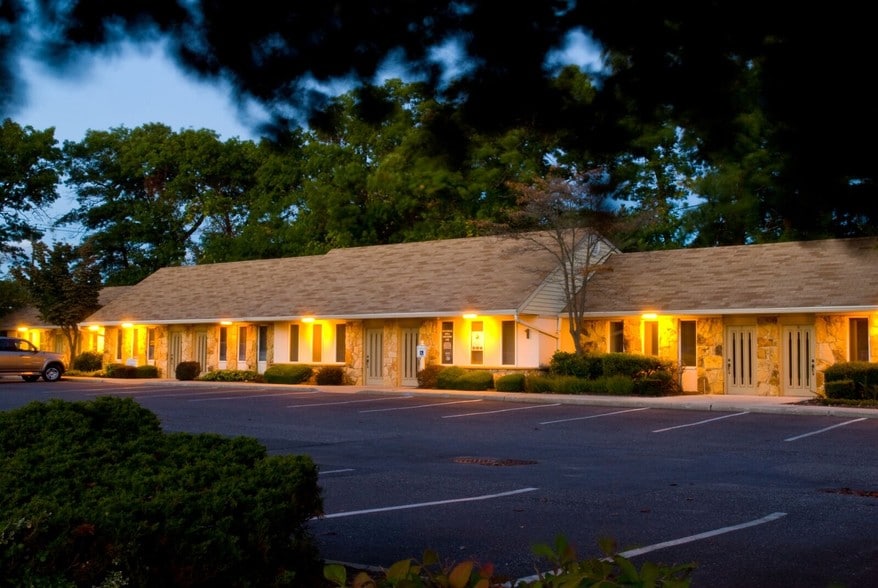 5225 Nesconset Hwy, Port Jefferson Station, NY for lease - Building Photo - Image 3 of 5