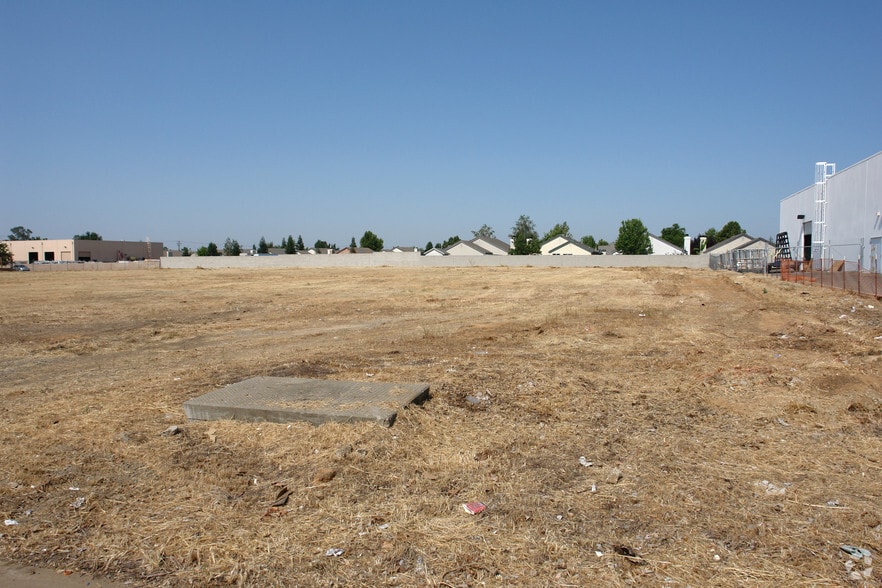 4520-4530 Harlin Dr, Sacramento, CA for sale - Building Photo - Image 2 of 5