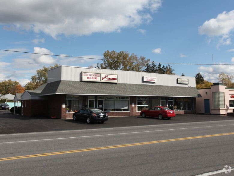 652 Old Liverpool Rd, Liverpool, NY for lease - Primary Photo - Image 1 of 2