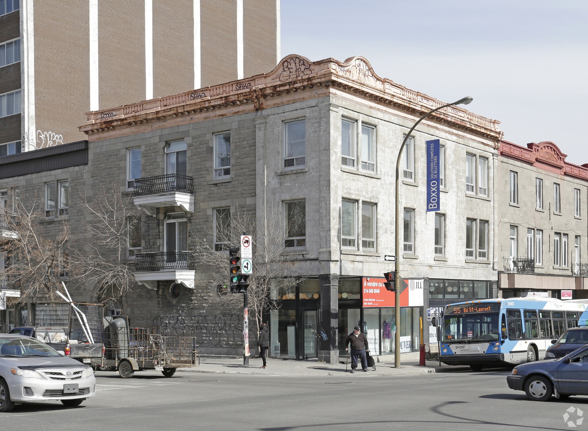 4897 Boul Saint-Laurent, Montréal, QC for sale Primary Photo- Image 1 of 1