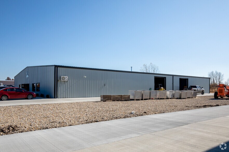 1700 Commerce Dr, Tonganoxie, KS à vendre - Photo du bâtiment - Image 2 de 15