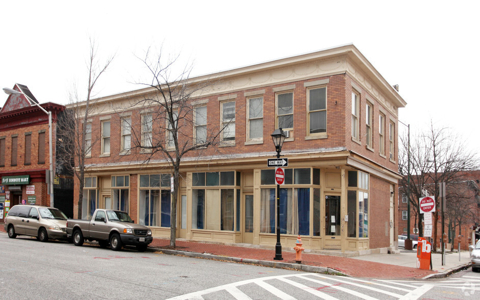 1138-1140 W Hollins St, Baltimore, MD for lease - Primary Photo - Image 1 of 28