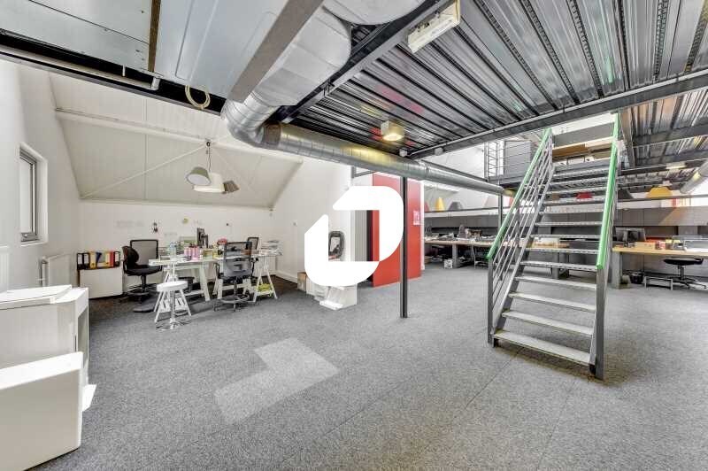 Bureau dans Clichy à louer - Photo du bâtiment - Image 3 de 14