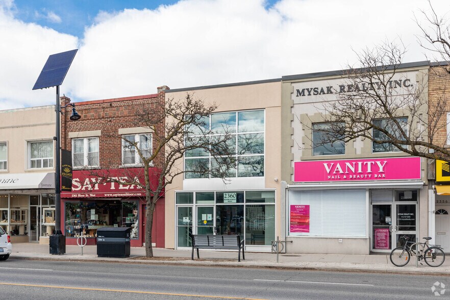 2360 Bloor St W, Toronto, ON à louer - Photo principale - Image 1 de 21