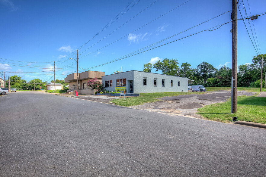 107 E Locust, Winnsboro, TX for sale - Building Photo - Image 3 of 12