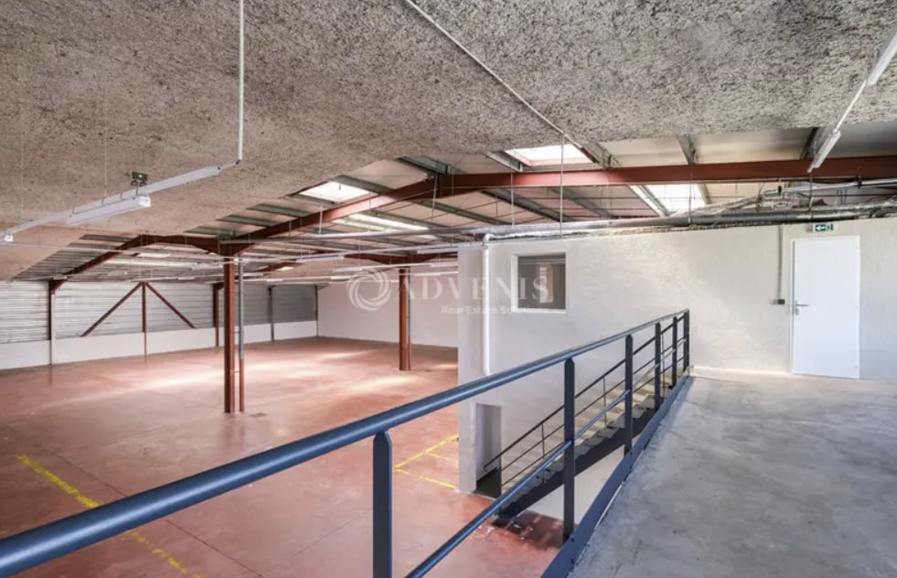 Industrial in Corbas for lease Interior Photo- Image 1 of 6