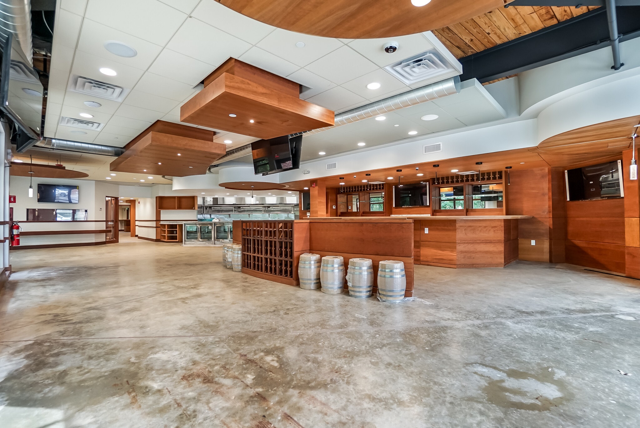 350 Pleasant St, Watertown, MA for lease Interior Photo- Image 1 of 34