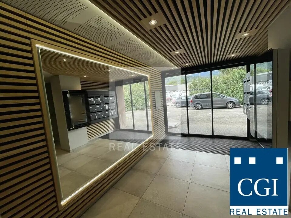 Office in Seyssins for sale Building Photo- Image 1 of 5