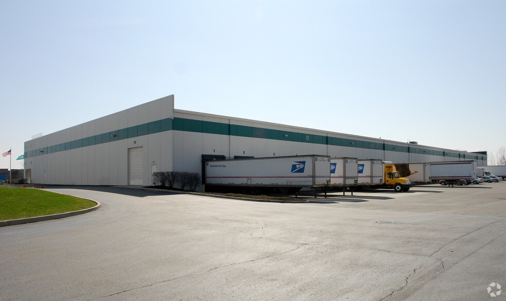 3001-3013 International St, Columbus, OH for lease - Building Photo - Image 2 of 3