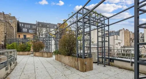 6 Rue Laferrière, Paris for lease - Building Photo - Image 1 of 28