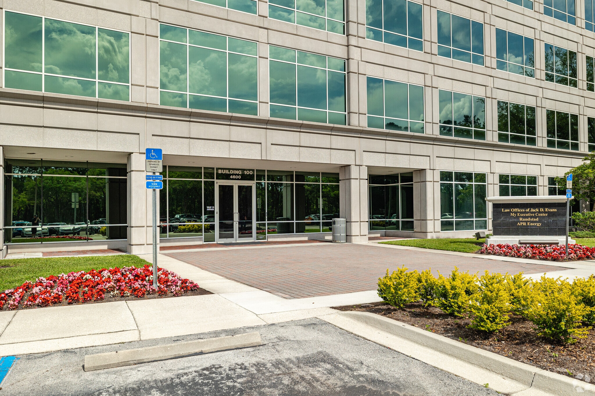 4600 Touchton Rd, Jacksonville, FL for lease Primary Photo- Image 1 of 11