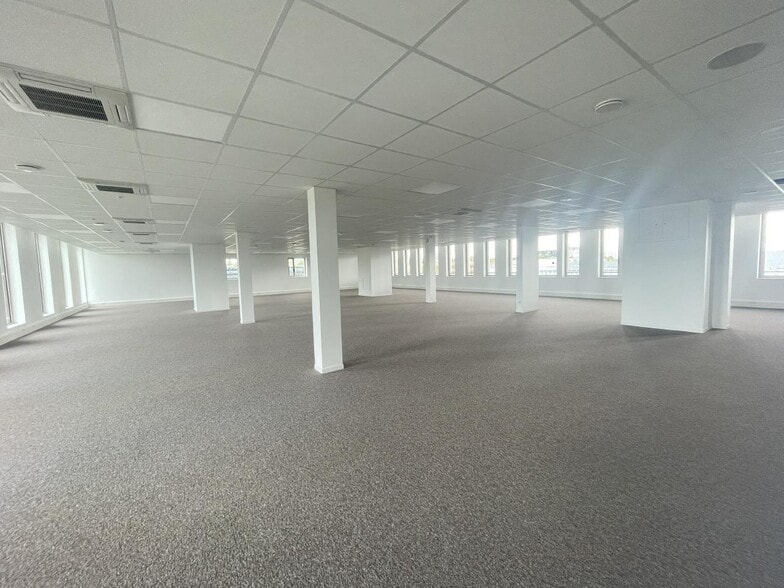 Office in Rennes for lease - Interior Photo - Image 3 of 13