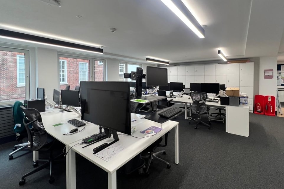 24-28 High Holborn, Londres à louer Photo du bâtiment- Image 1 de 6