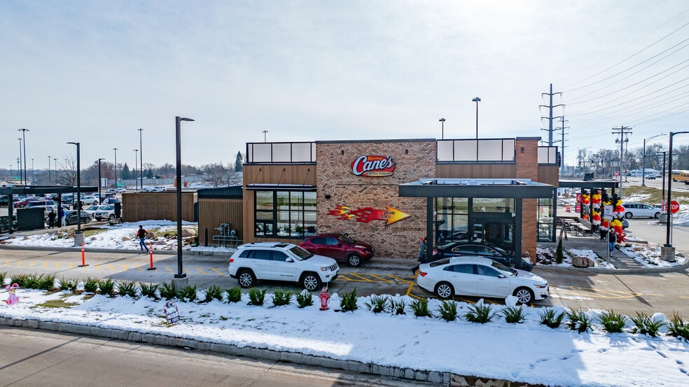 4200 N Sterling Ave, Peoria, IL for sale - Building Photo - Image 3 of 7