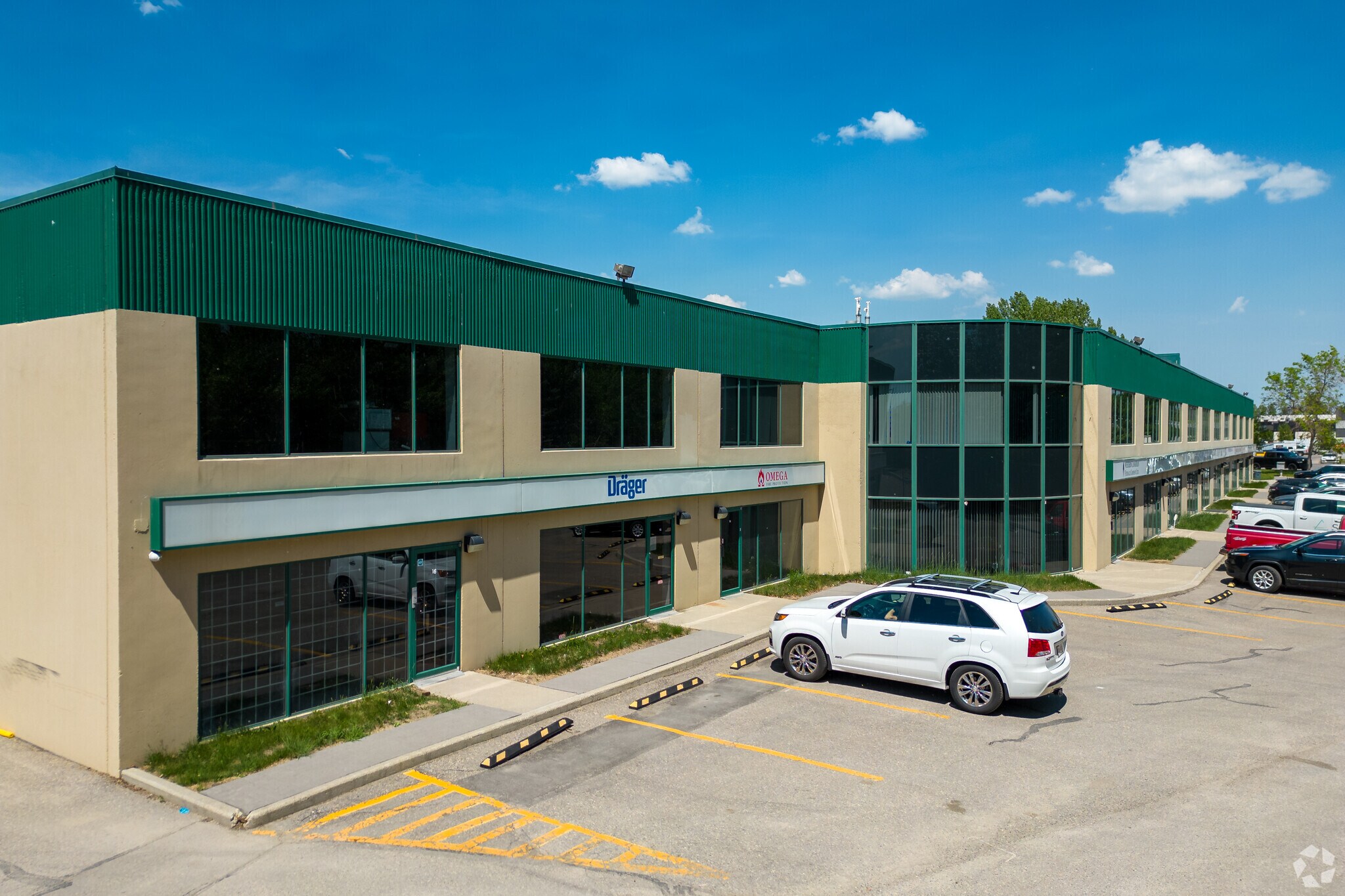 1435 40th Ave NE, Calgary, AB for sale Primary Photo- Image 1 of 1