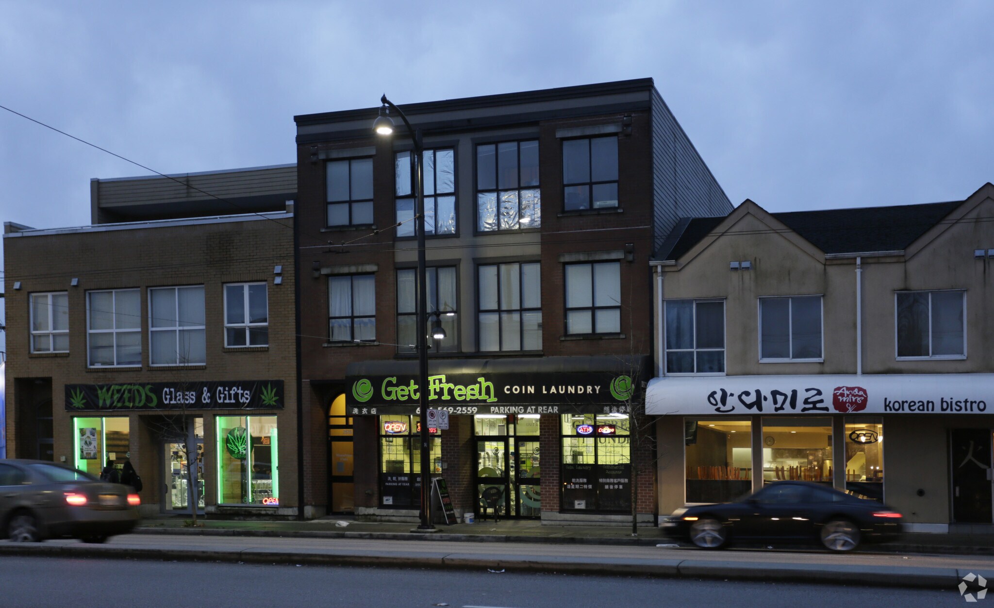 2572-2576 Kingsway, Vancouver, BC à vendre Photo principale- Image 1 de 1