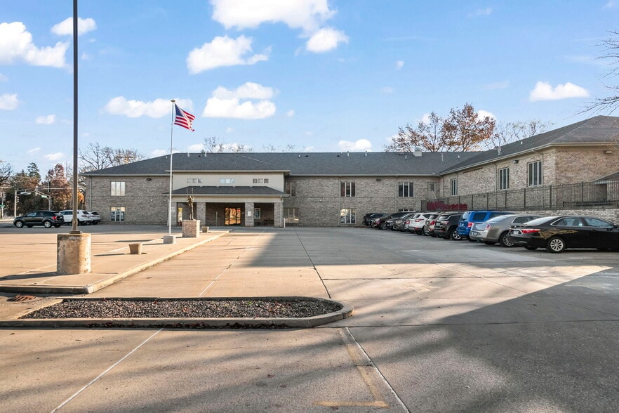 805 Chatham Rd, Springfield, IL à vendre - Photo principale - Image 2 de 37