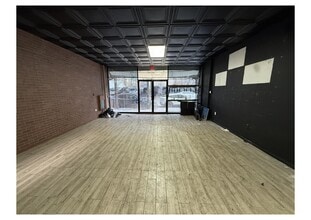 4422 3rd Ave, Brooklyn, NY à louer Photo intérieure- Image 1 de 12