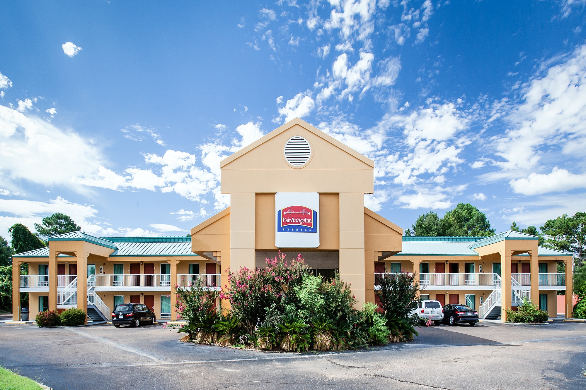 337 Devereaux Dr, Natchez, MS for sale Primary Photo- Image 1 of 70