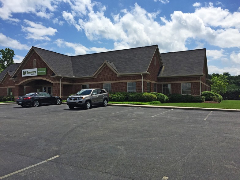 9546 S Northshore Dr, Knoxville, TN for sale - Building Photo - Image 1 of 1