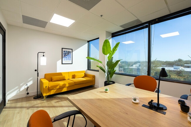 More details for 6698 68th Ave N, Pinellas Park, FL - Coworking for Lease