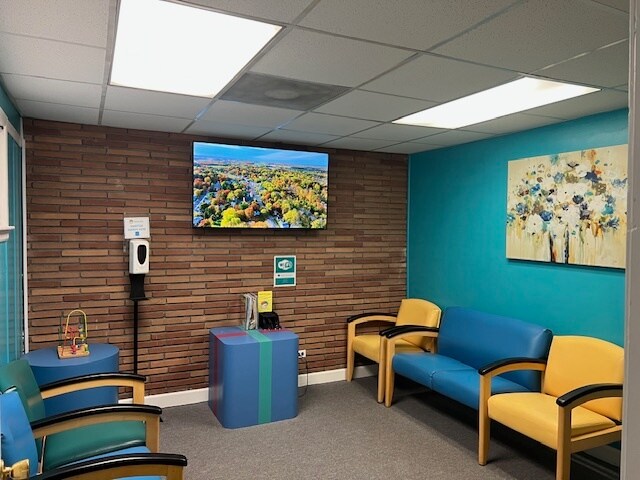 910 N Hairston Rd, Stone Mountain, GA à louer - Photo du bâtiment - Image 3 de 8