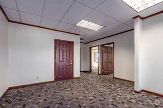10144 N Port Washington Rd, Mequon, WI for lease Interior Photo- Image 2 of 4