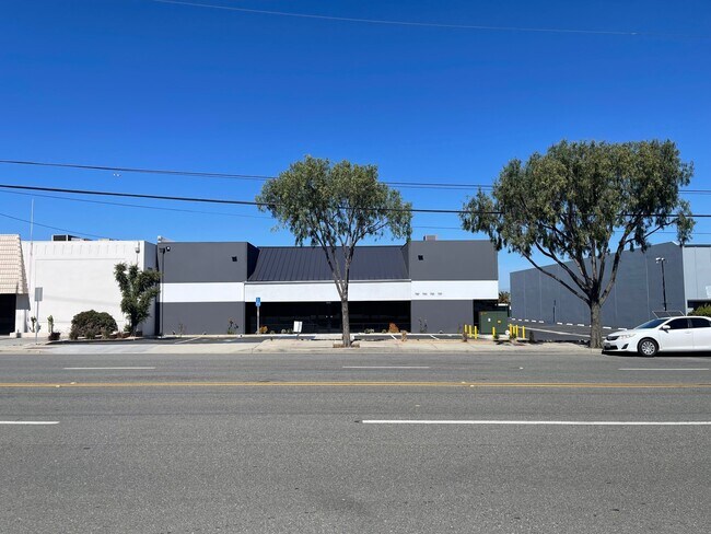Plus de détails pour 1787-1799 E 28th St, Signal Hill, CA - Industriel à louer