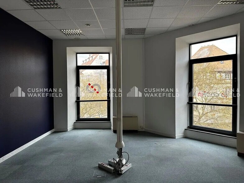 Office in Strasbourg for sale - Interior Photo - Image 2 of 10