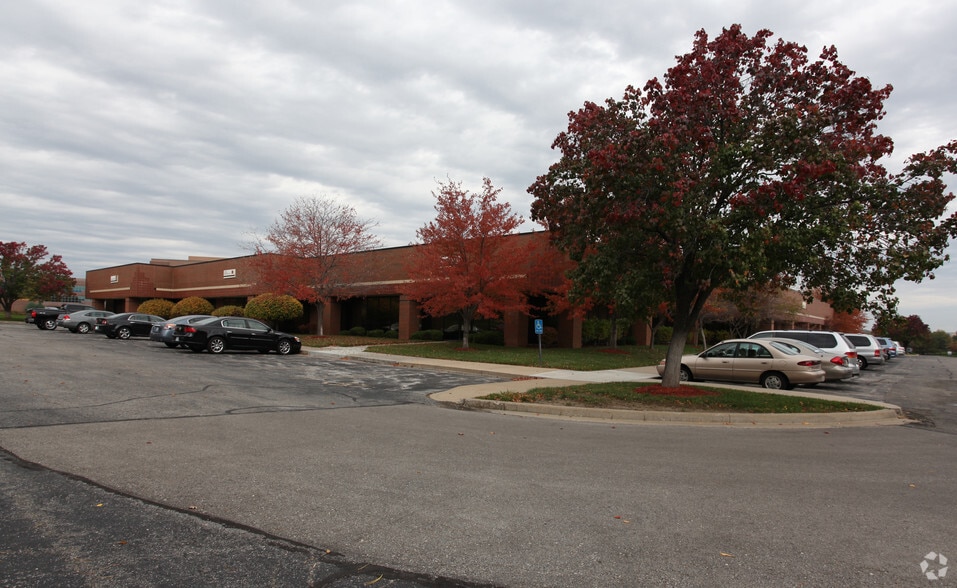8400-8428 Melrose Dr, Lenexa, KS for sale - Building Photo - Image 3 of 6