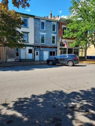 Plus de détails pour 8 Main St, Ripley, OH - Commerce de détail à vendre