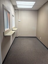 645 W Highway 50, O'Fallon, IL à louer Photo intérieure- Image 2 de 9