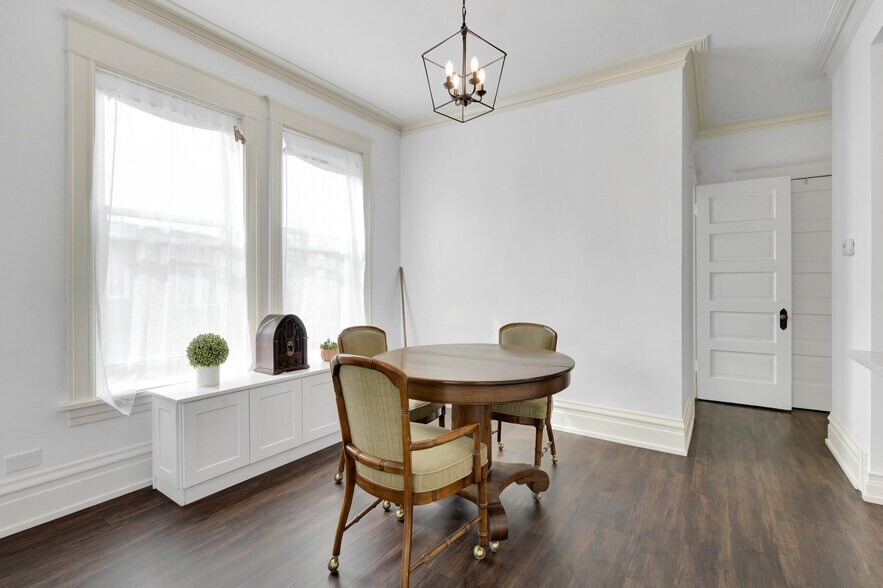 711 W Hillgrove Ave, La Grange, IL à vendre - Photo intérieure - Image 3 de 8