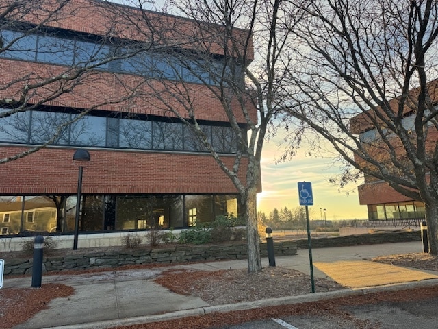 300 Interstate Corporate Cent, Williston, VT for lease Interior Photo- Image 1 of 2