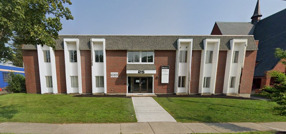 25 Kenoza Ave, Haverhill, MA à louer - Photo du bâtiment - Image 3 de 9