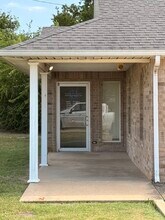 301 N Monte Vista St, Ada, OK for lease Interior Photo- Image 2 of 20