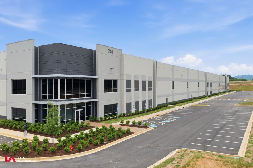 740 Lakepoint Pky SE, Cartersville, GA for lease - Building Photo - Image 1 of 5