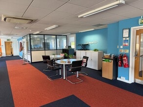 50-52 The Broadway, Crawley à louer Photo intérieure- Image 2 de 5