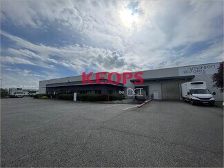 Plus de détails pour Local d'activités à louer