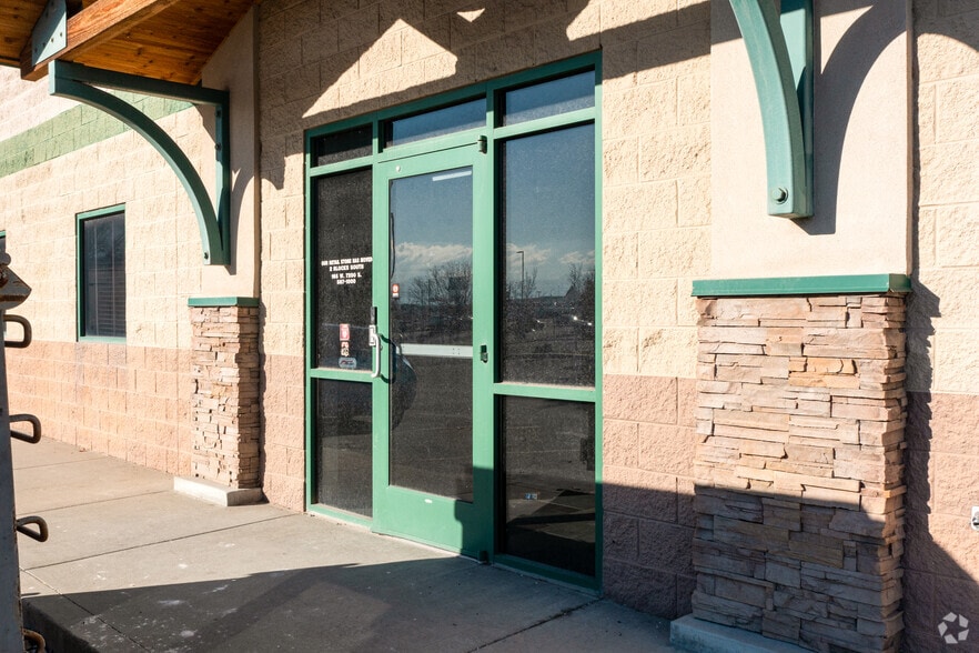 7037 S High Tech Dr, Midvale, UT à vendre - Photo du bâtiment - Image 2 de 30