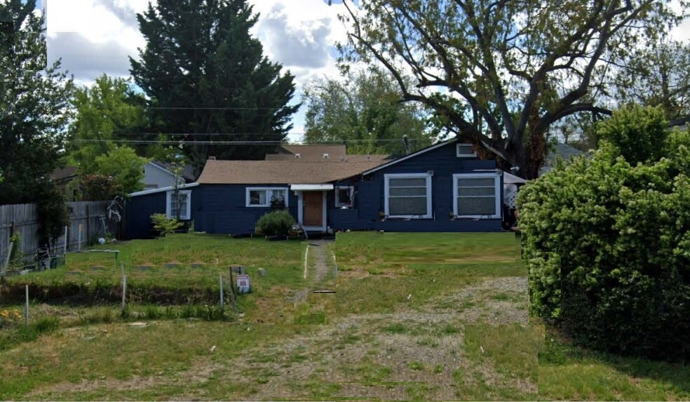 607 W 2nd St, Medford, OR for sale - Primary Photo - Image 1 of 1