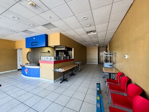 6041-6363 Haggerty Rd, West Bloomfield, MI à louer Photo intérieure- Image 1 de 5